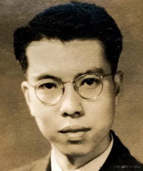 1948年，他不顾妻子反对，用刀划开刚出生3天女儿的后背。看着女儿奄奄一息，妻子