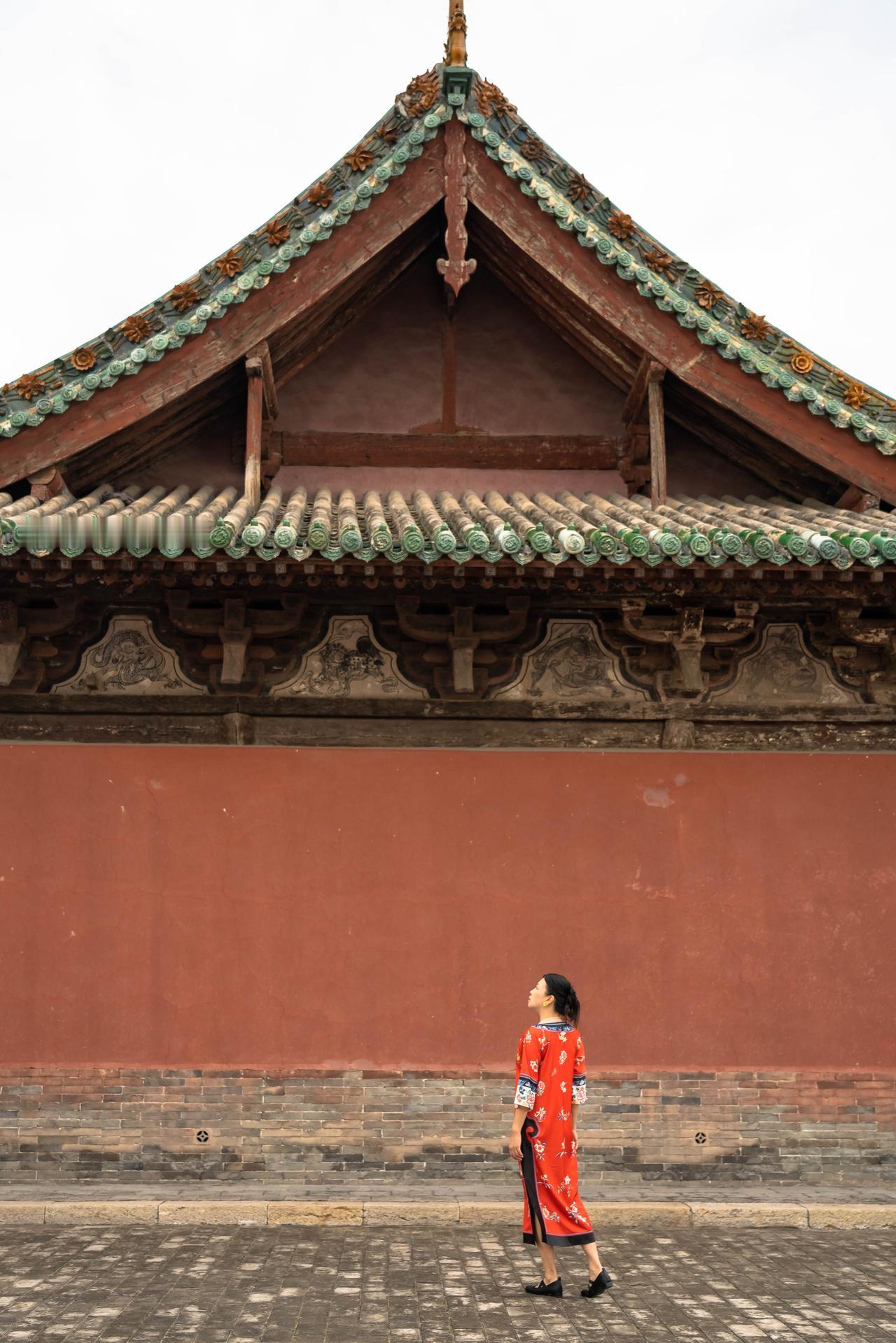 如果逛过应县木塔，那东北角的净土寺强烈推荐过来看看。当年梁思成说的“应县三宝”—