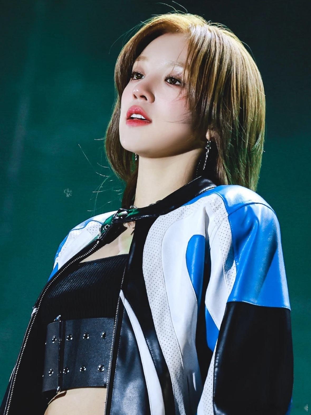 宋雨琦拆了假发宋雨琦短发造型简直英气十足，好酷