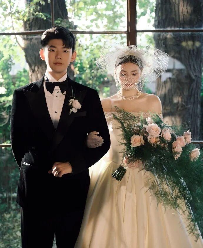 好美！好甜！好幸福！世界冠军黄雅琼、刘雨辰吉日大婚！

好美！来看两位新人的新婚