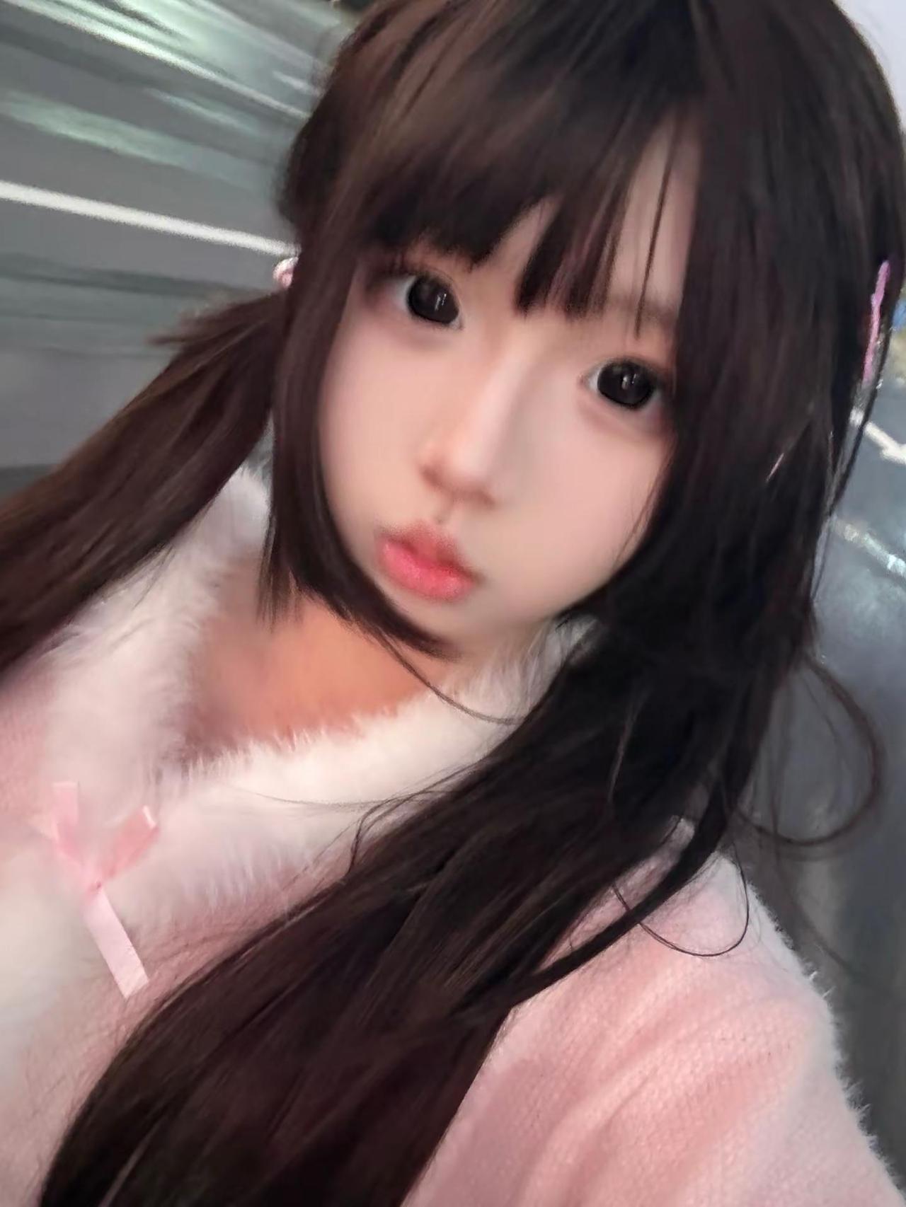 我想说些漂亮的话去哄你 但我思来想去 漂亮的只有你请和我约会