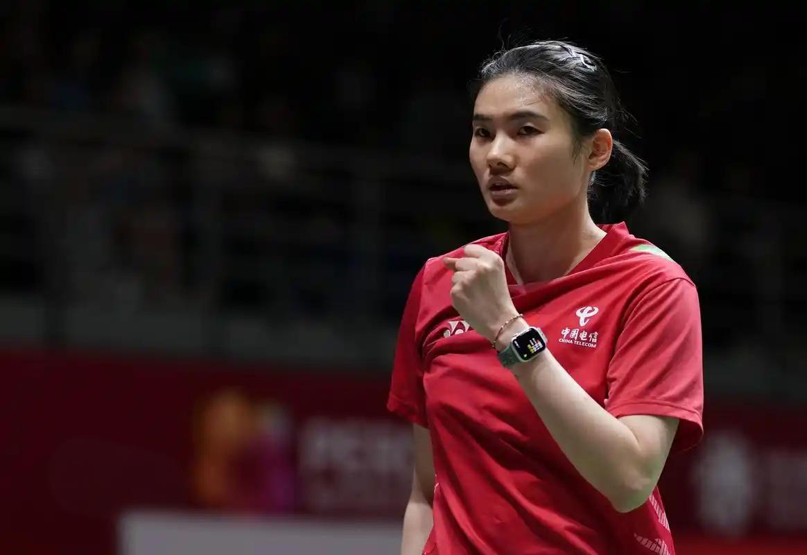 北京时间9月12日中午，2025年中国香港羽毛球公开赛刚刚结束了一场女单1/4决