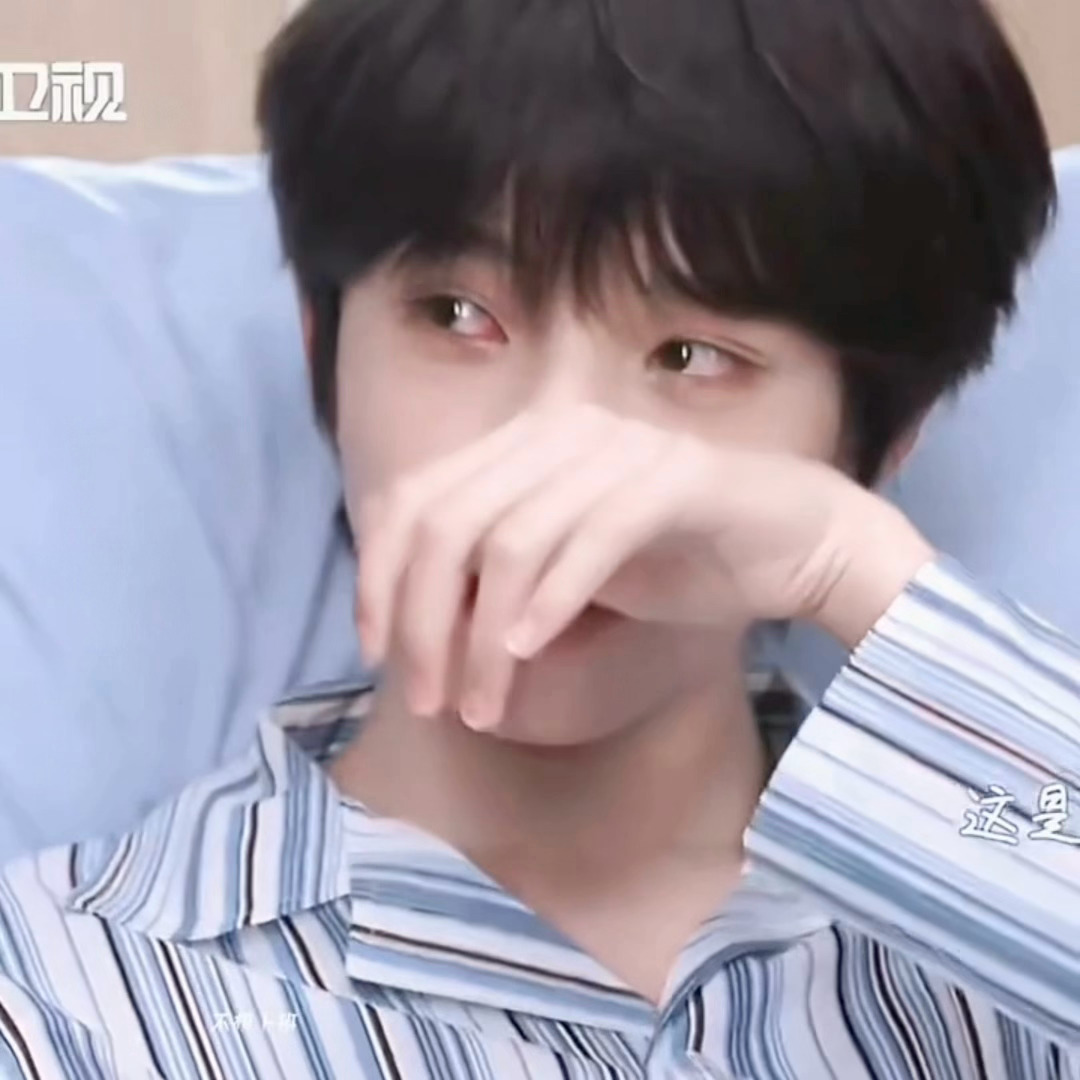 王橹杰哭戏王橹杰这段哭戏好美啊。。第一次见lulu泪眼汪汪的样子