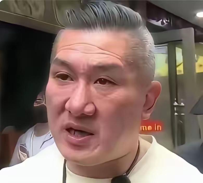 看到一个帖子，台湾馆长说:“国民党打内战，输给了共产党，被赶到台湾来，在岛内又被