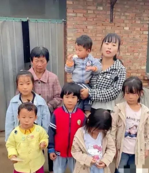 2021年，河南的朱大哥在修拖拉机时被砸身亡，谁知，他妻子不堪重负离家出走，弟媳