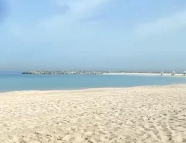 【“这座城市仿佛空无一人，海滩也空无一人”：俄罗斯游客用镜头展现迪拜的现状 不仅