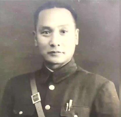 1949年，李弥被卢汉扣押，妻子龙慧娱得知后急忙找到汤尧，请他帮忙营救李弥，汤尧