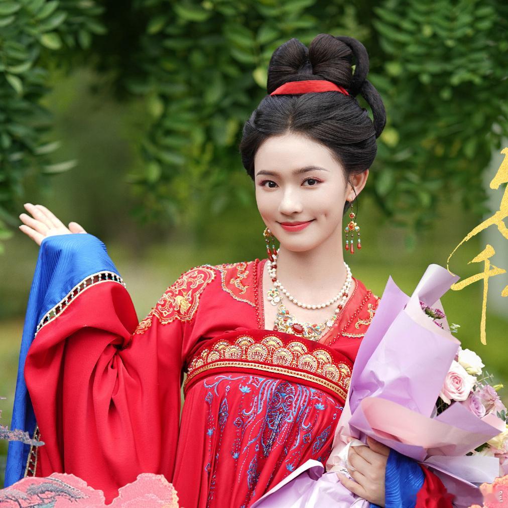 林允和方逸伦拿到了唐人的新古装剧男女主！蔡艺侬果然真去看了一念关山，她那句永远支