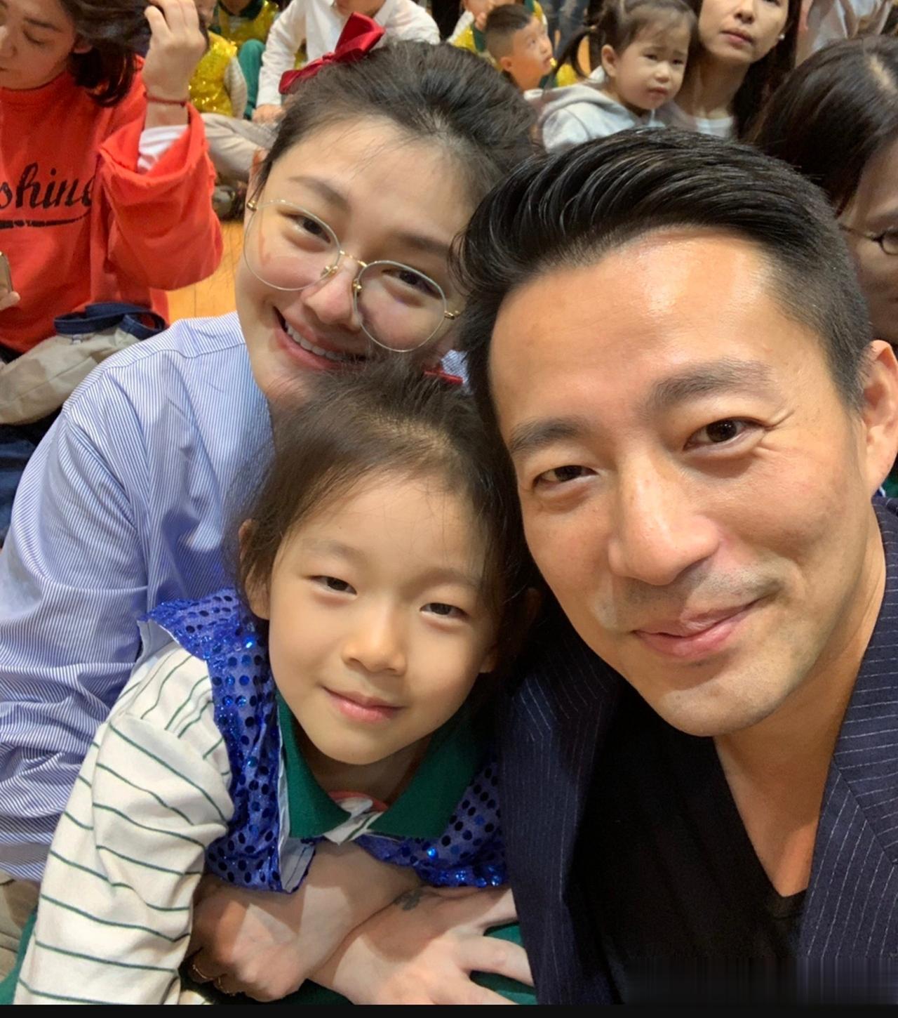 终于理解汪小菲为什么离婚了。

他私生活虽然混乱，但也是在某一层级而已，现在感觉