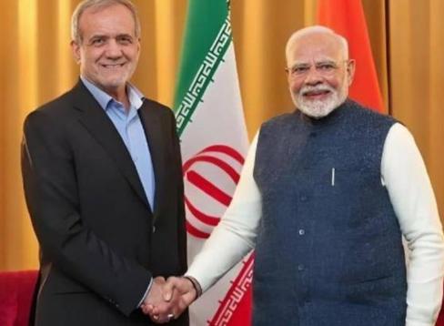 世界很魔幻
 
去年5.7印巴空战后，伊朗第一个屁颠屁颠地跑到印度，两国签订了一