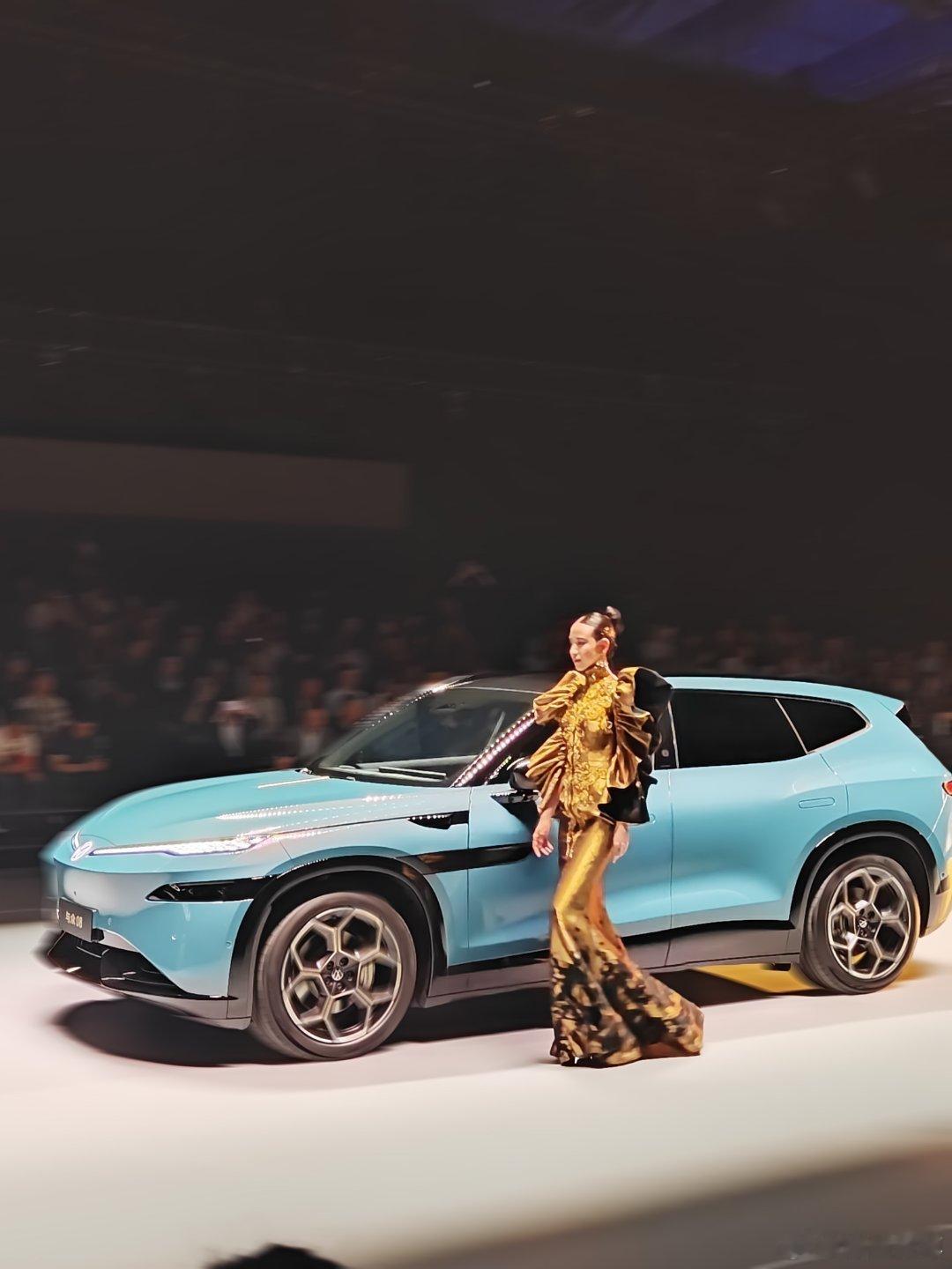 与众08一场高定时装大秀，金色传说大秀直击 深圳·深圳国际会展中心(宝安新馆)