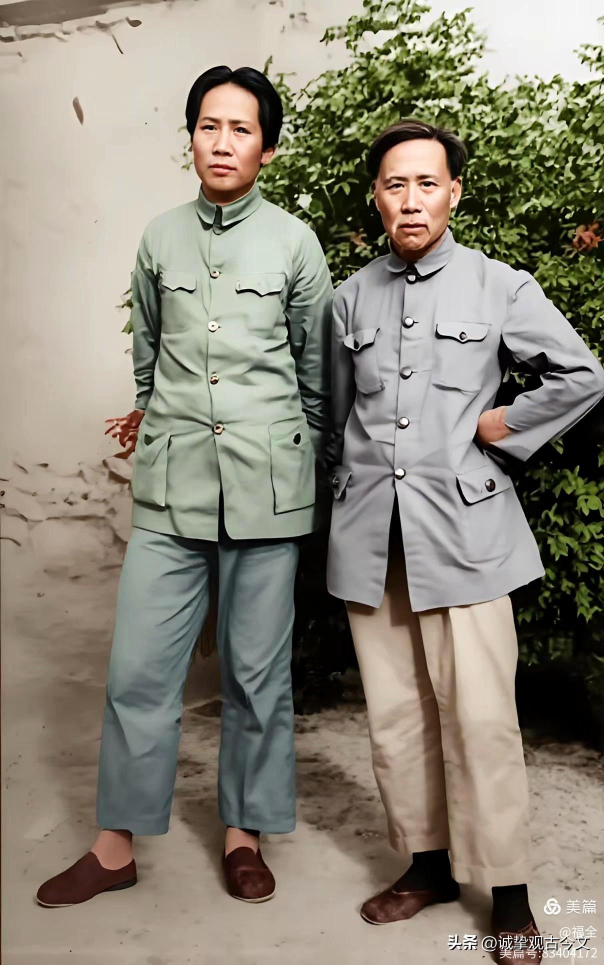 1936年毛泽东和青年时代的老师徐特立在保安