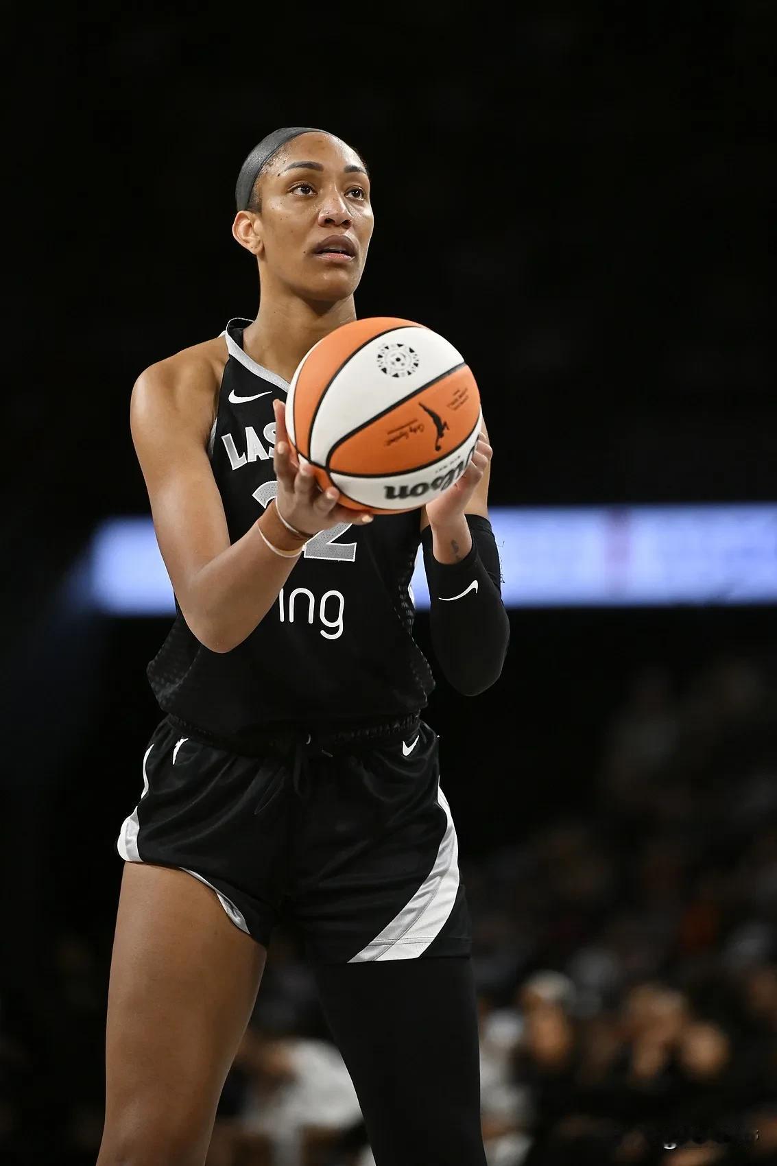 WNBA第一人，阿贾-威尔逊爆砍34分16板又打破记录！

在今天进行的一场WN
