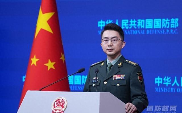 特朗普傻眼了，就在他出售武器装备给台湾，中国首次以“武力”威慑美国，中国公开表态