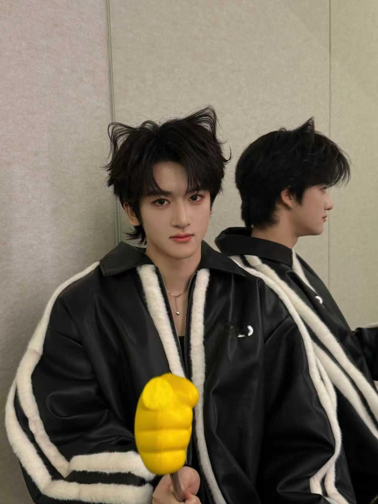 邓佳鑫猫耳造型邓佳鑫猫耳造型随拍来啦！好可爱的佳鑫