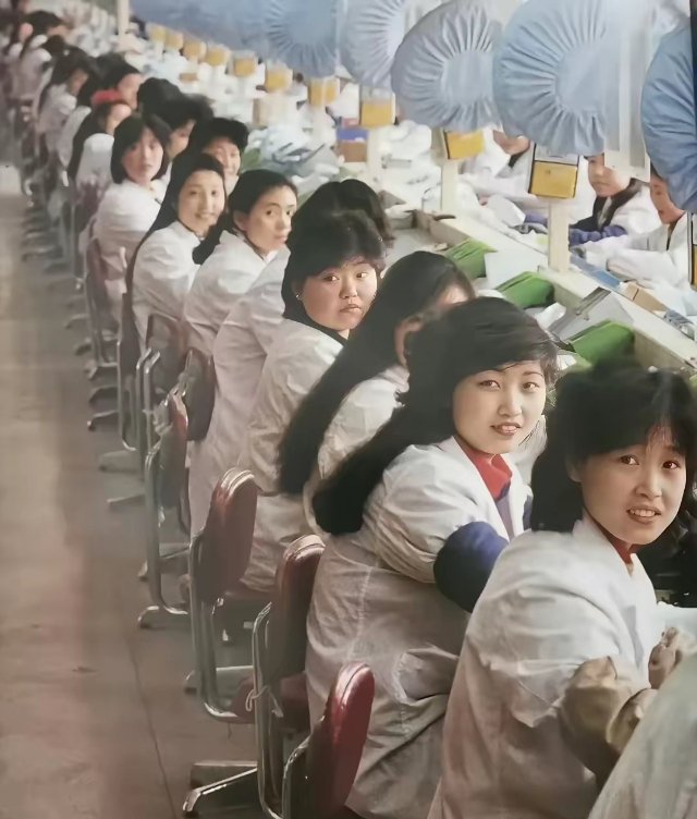 1988年，上海。工厂女工，为啥以前人头发那么厚？ 