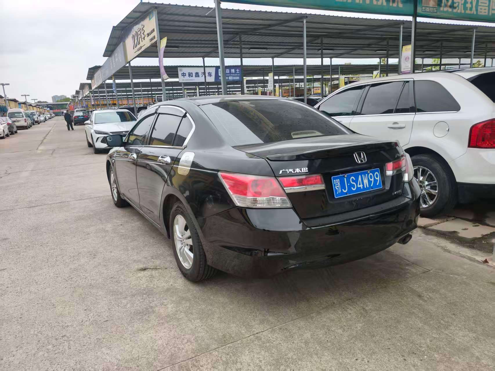 从黄冈老家开回来的2011年 2.0L 高配的雅阁收拾完毕，13万公里，保险到1