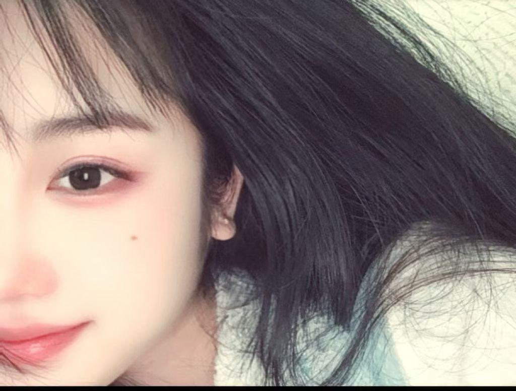 我是第一个祝福你的人！🥰
新年的钟声已经敲响，在这万象更新的时刻，我在头条首发