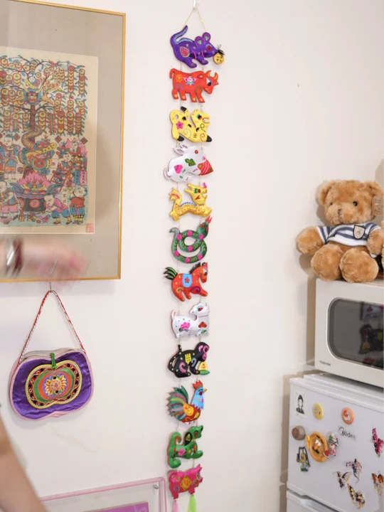 时隔半年，把民俗挂件放在了小角落