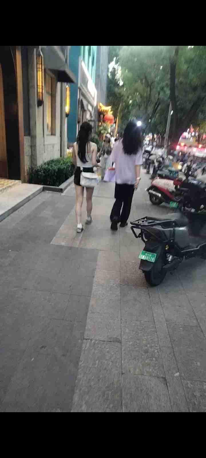 我的今日状态：😁轻松愉快
我这里的天气：☀️晴天