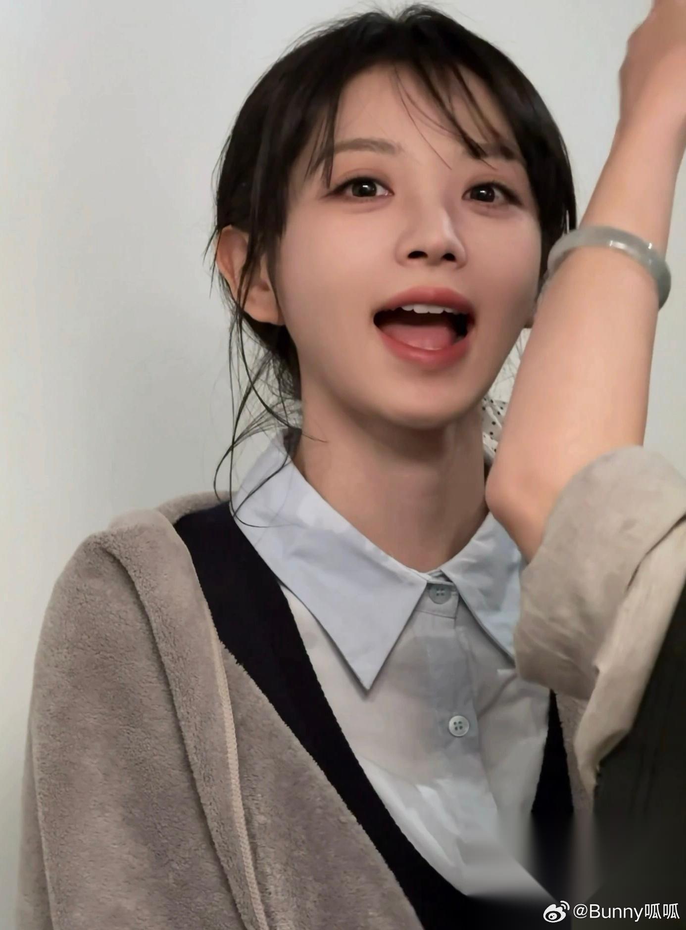 从来没想到攻击一个女演员，都已经到了揪着流海不放的地步了，不过这也说明了，田曦薇