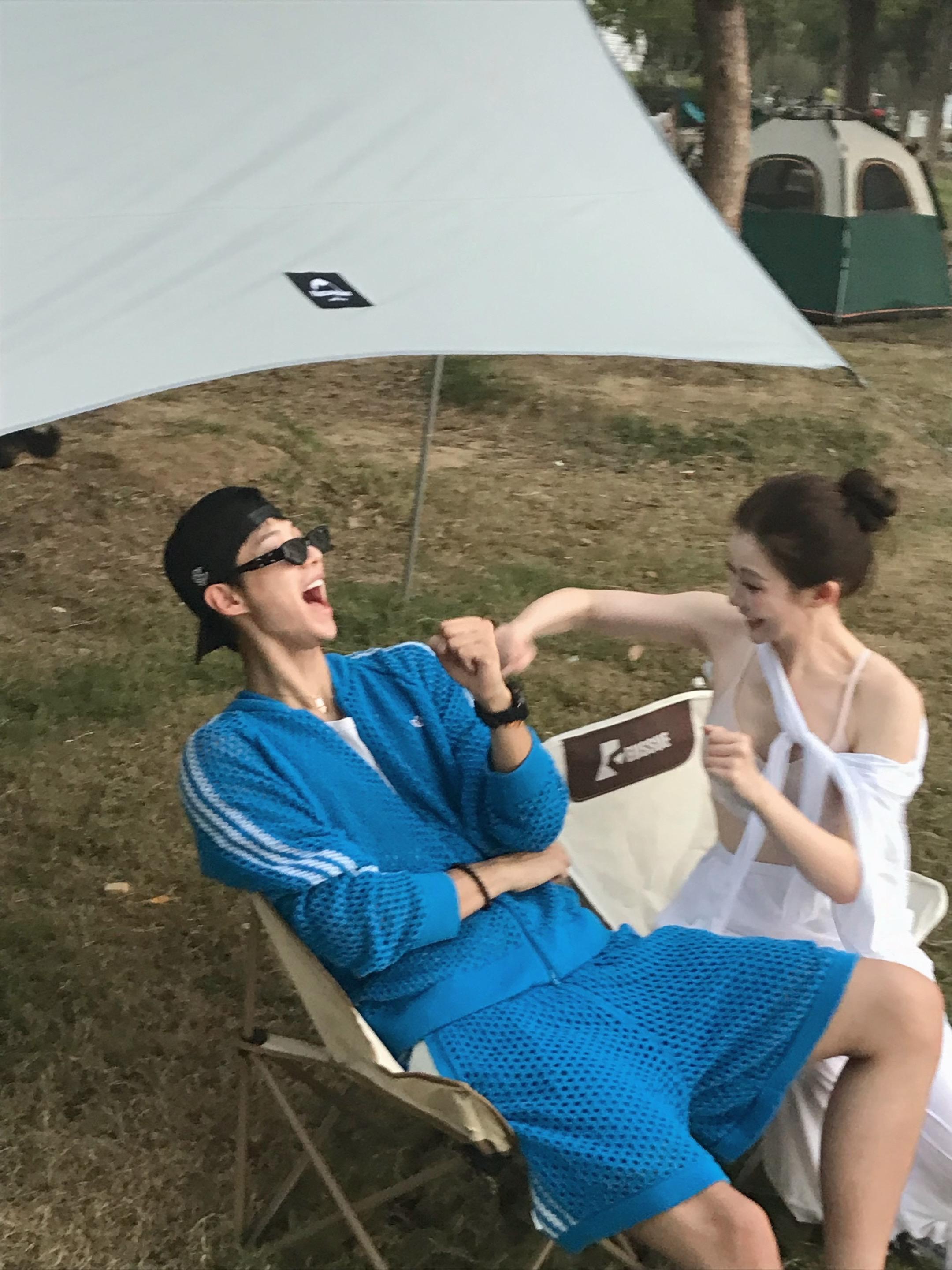 𝘾𝙝𝙖𝙨𝙞𝙣𝙜 𝙩𝙝𝙚 𝙨𝙪𝙣🌇🏕️🦮...
