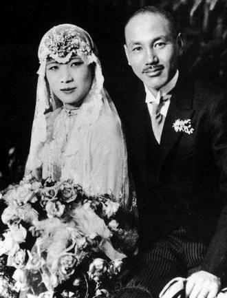 1929年的一天，31岁的宋美龄突然呕吐不止，蒋介石连忙叫来私人医生熊丸，熊丸检