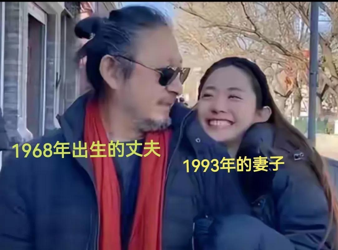 有人说她是表演型人格。
翻看了有关特征，
说:渴望成为关注的焦点，常通过夸张的言