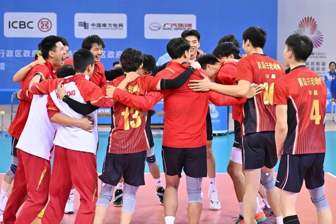【山东男排横扫福建夺全运会冠军创历史】2025年第十五届全运会男排成年组冠亚军决