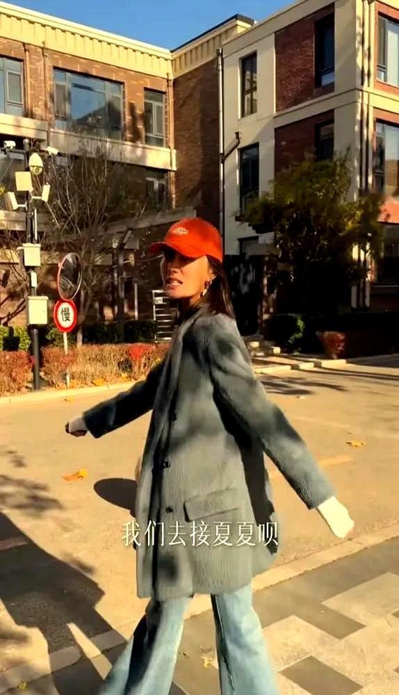 海哈金喜离婚后又从出租屋搬回了大别墅。

她现在一头扎进短剧的拍摄里，那些曾经怎