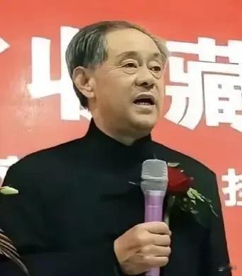 十问南博：

南京博物馆事件中，谁是那个以权压人借画不还者？
谁又是那个签名为“