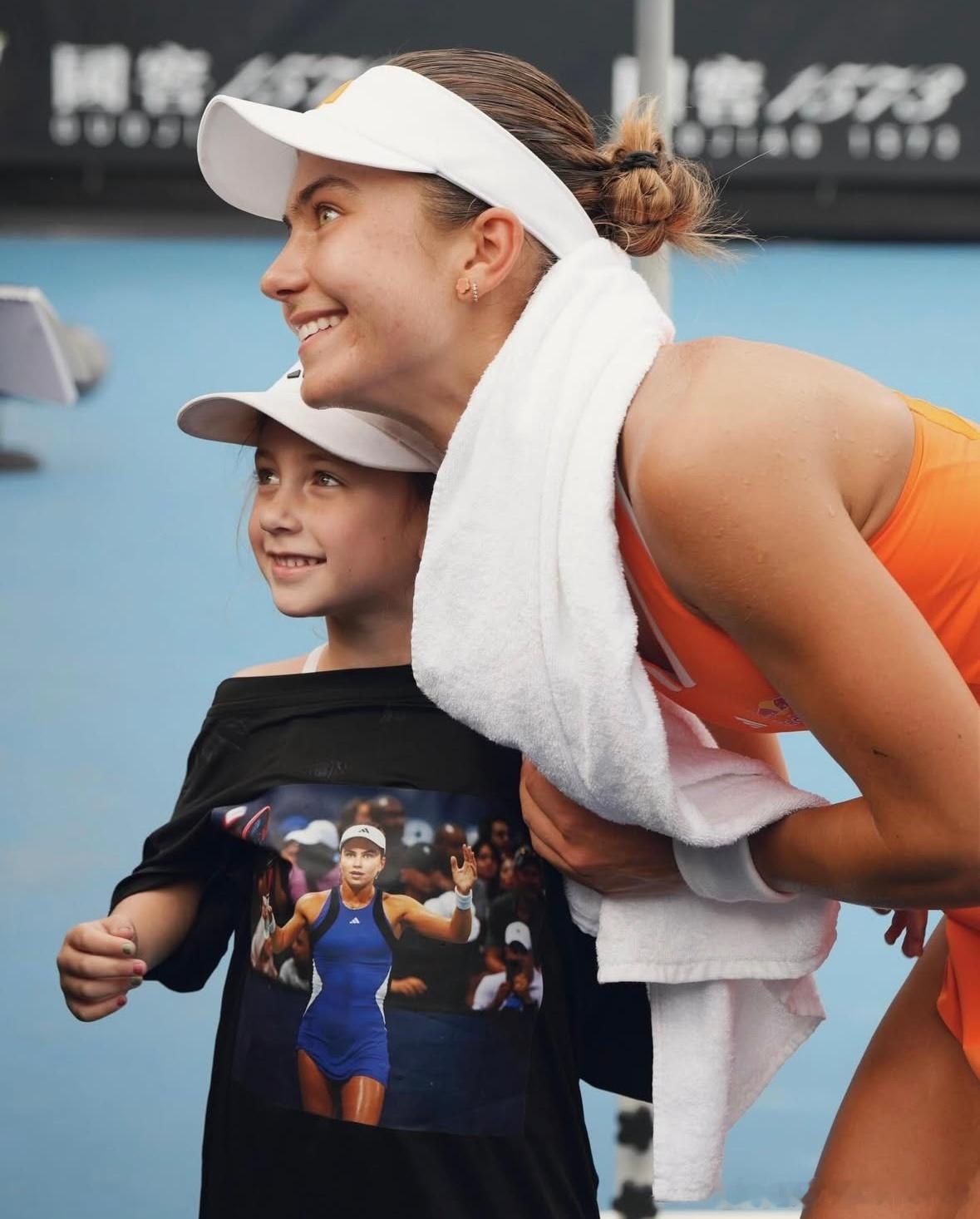 约维奇：墨尔本澳网第一轮，有家人们在现场陪伴是特别的✅🥹你知道的，他们是最关心