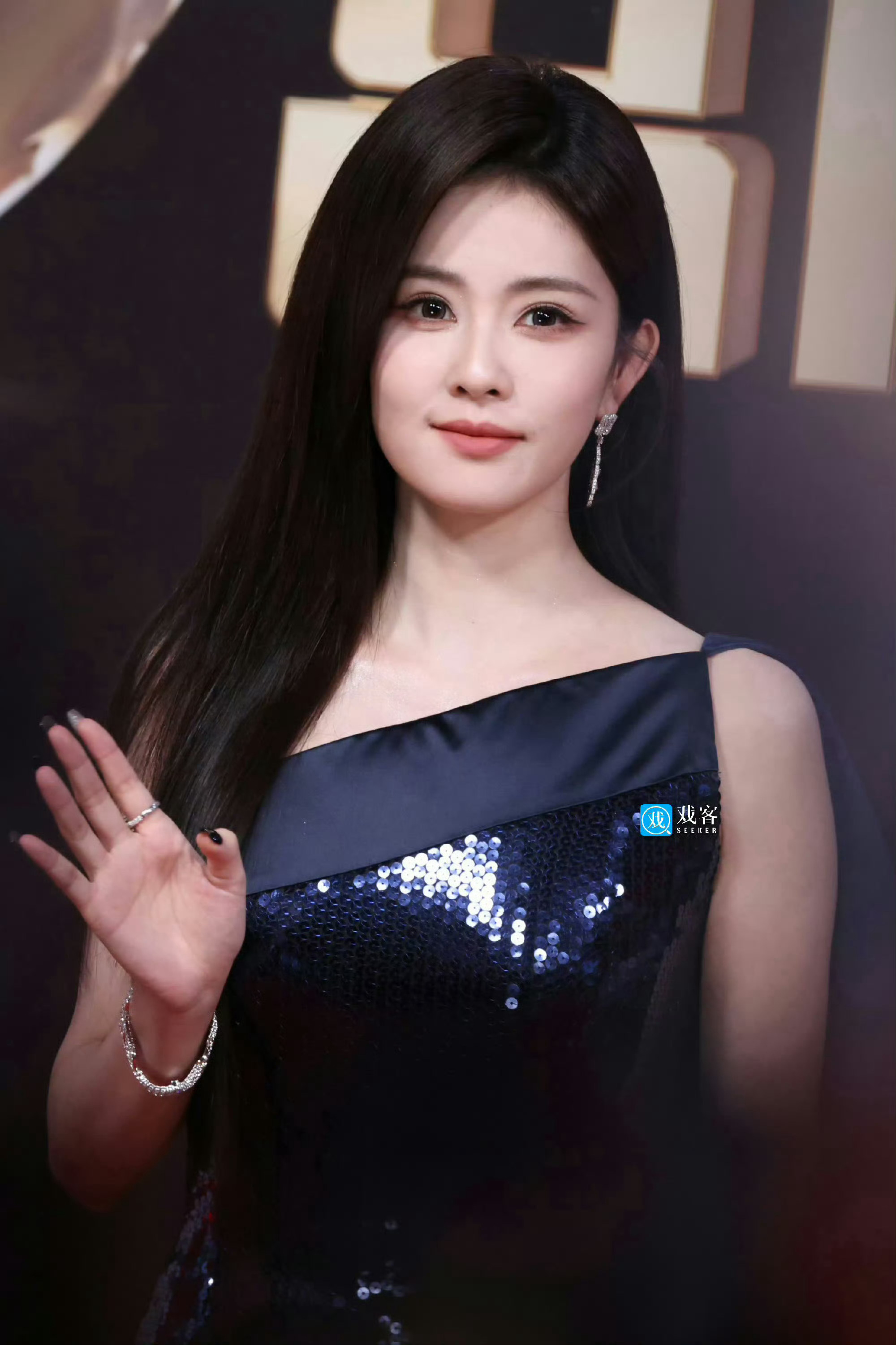 白鹿电视剧品质盛典，演绎Alexis Mabille 2024秋冬高级定制，解锁