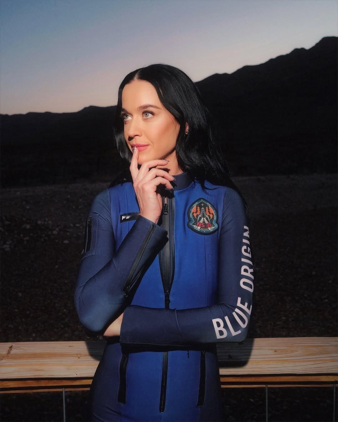 《滚石》杂志痛批网友批评水果姐Katy Perry太空旅行的双标行为：“人们很容