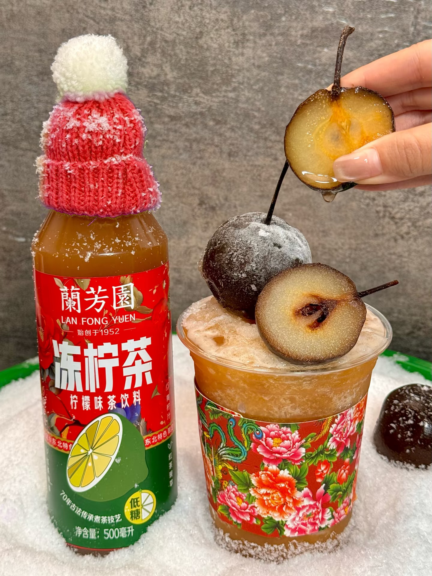 刚做的冻梨柠檬茶！喝一口直接把我送走。。。