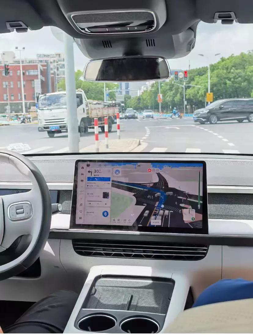 小鹏G6试驾，应该上max吗?
G选择哪个续航?
1.南方发达地区可以580续航