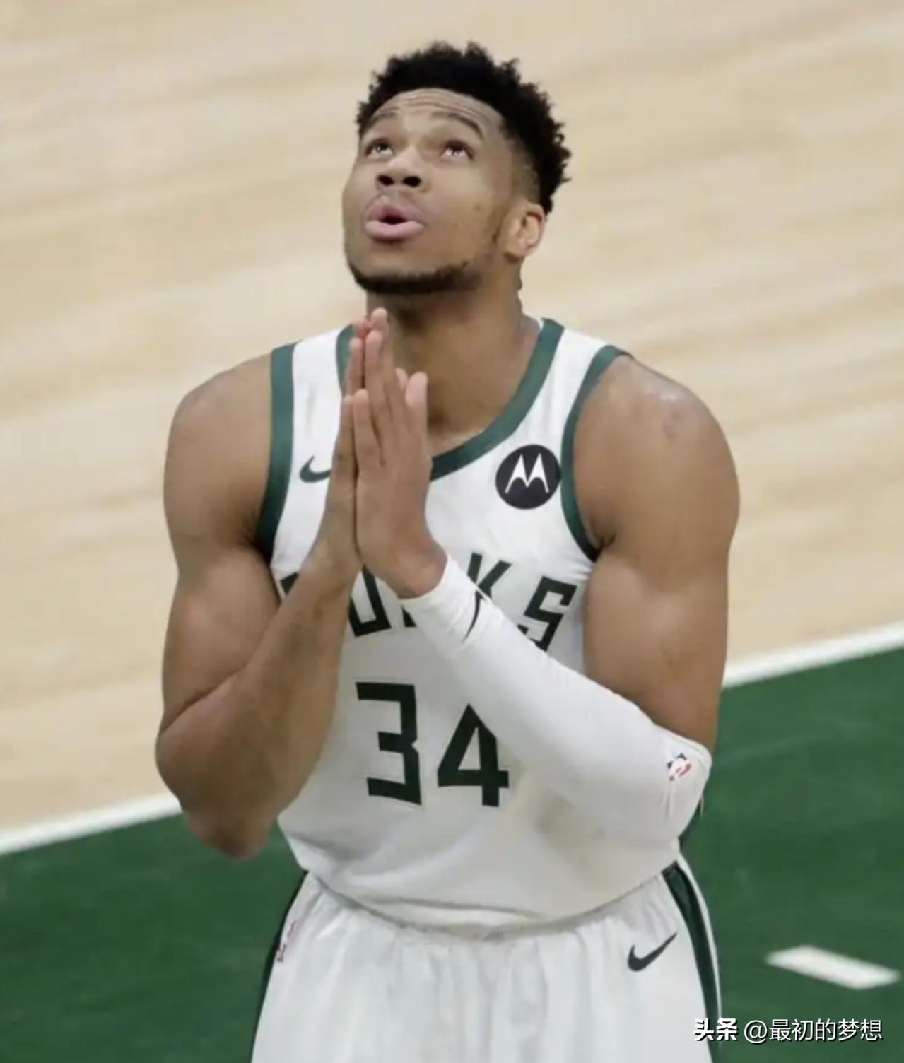 如果字母哥留队，雄鹿怎样交易有望冲击冠军？大家认同吗？
 
从最新消息来看，字母