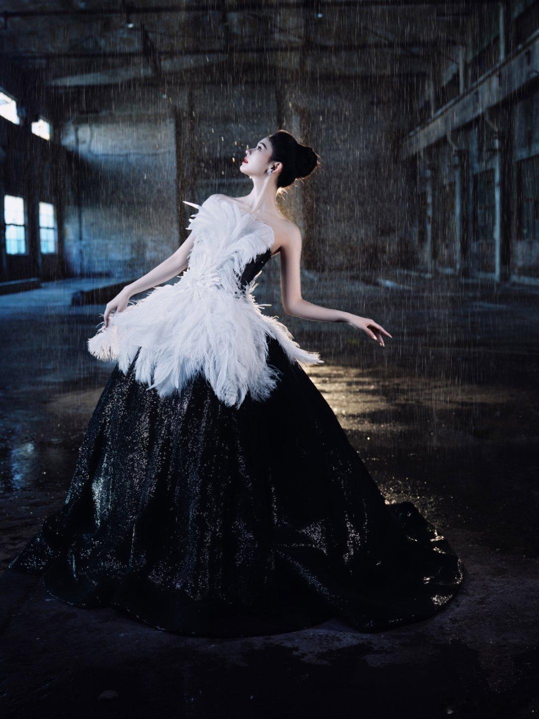 林允cos天鹅之梦哇塞！林允这身天鹅造型还原度确实很高 ​​​