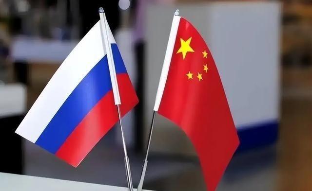 终于明白我国为什么一直没有援助俄罗斯，一位俄罗斯专家早已给出了答案：中国并非俄罗