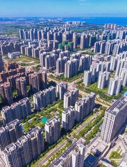 谁能想到，海南曾因一场疯狂的房产炒作，陷入长达多年的市场困局？


海南楼市早年