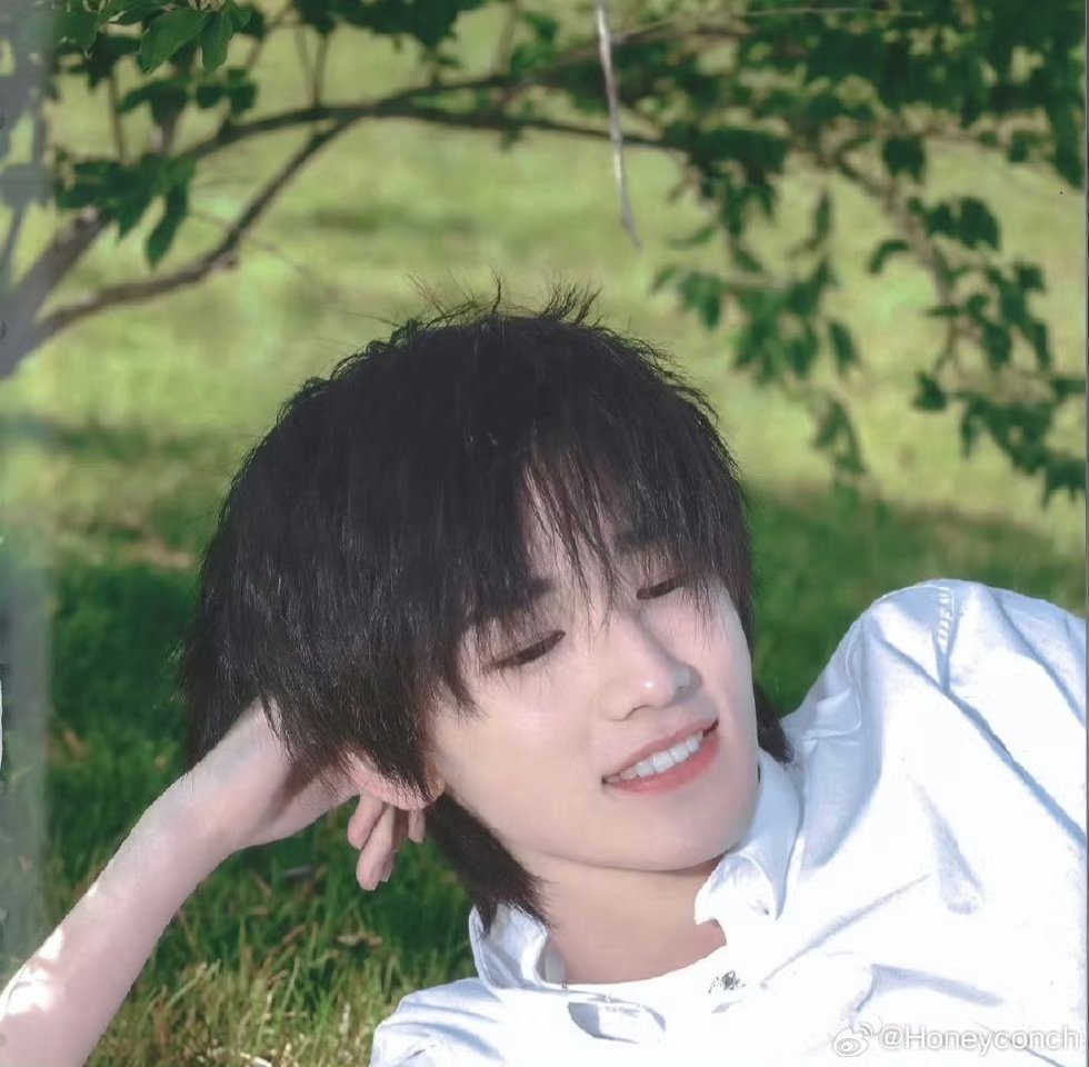 宋亚轩这组完全是梦回海胆头啊 日系男孩宋亚轩海胆头 