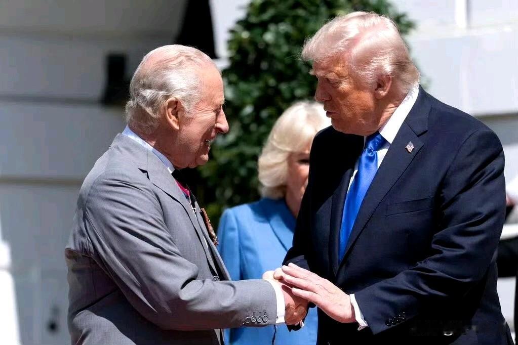 美国总统特朗普在英国国王查尔斯三世结束访美行程之际，宣布取消苏格兰威士忌关税。