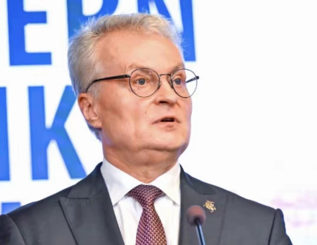 立陶宛总理这边刚松口，说要不就把“台湾代表处”这个名字改改，改成“台北”也行啊，