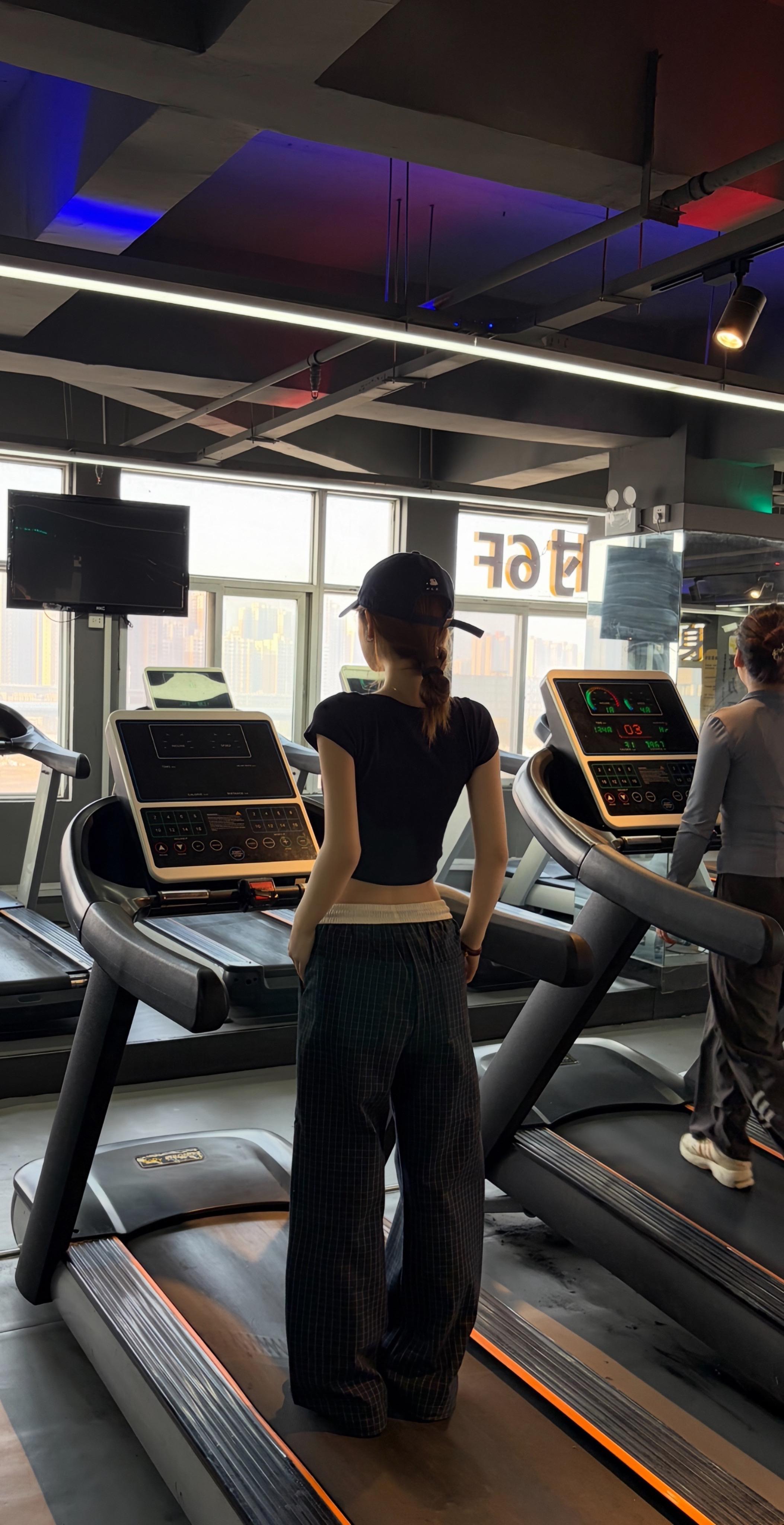 想文案真费劲 想你就不会。