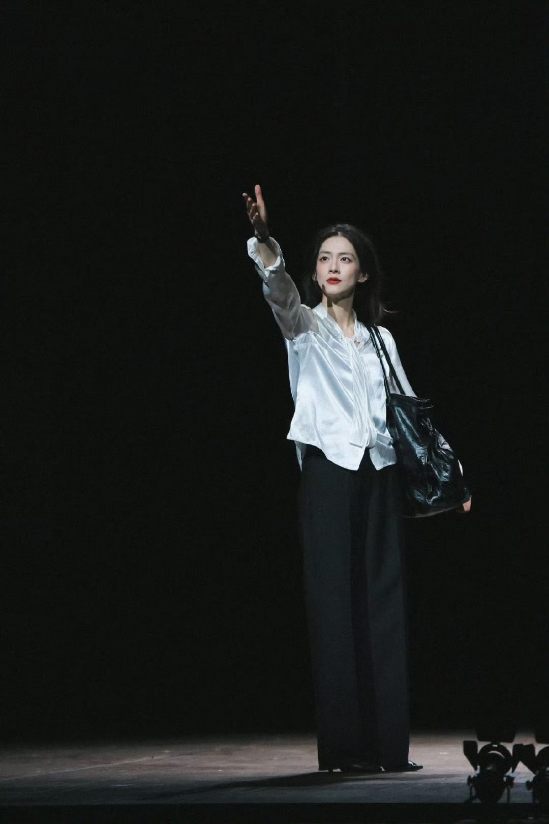 姐姐首演顺利 