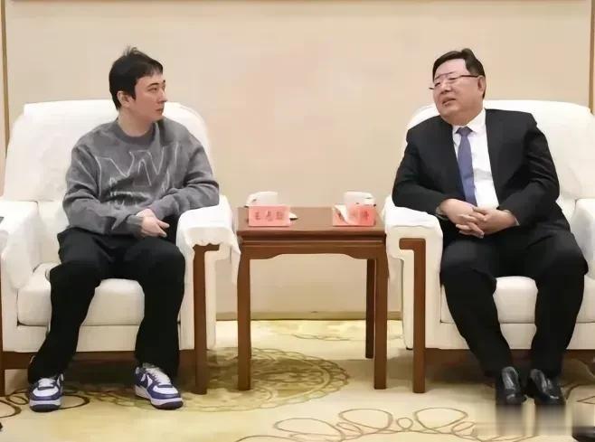 好消息，万达王思聪会见泰州市市委书记，就文旅方面的合作达成共识 ~

一个问题，