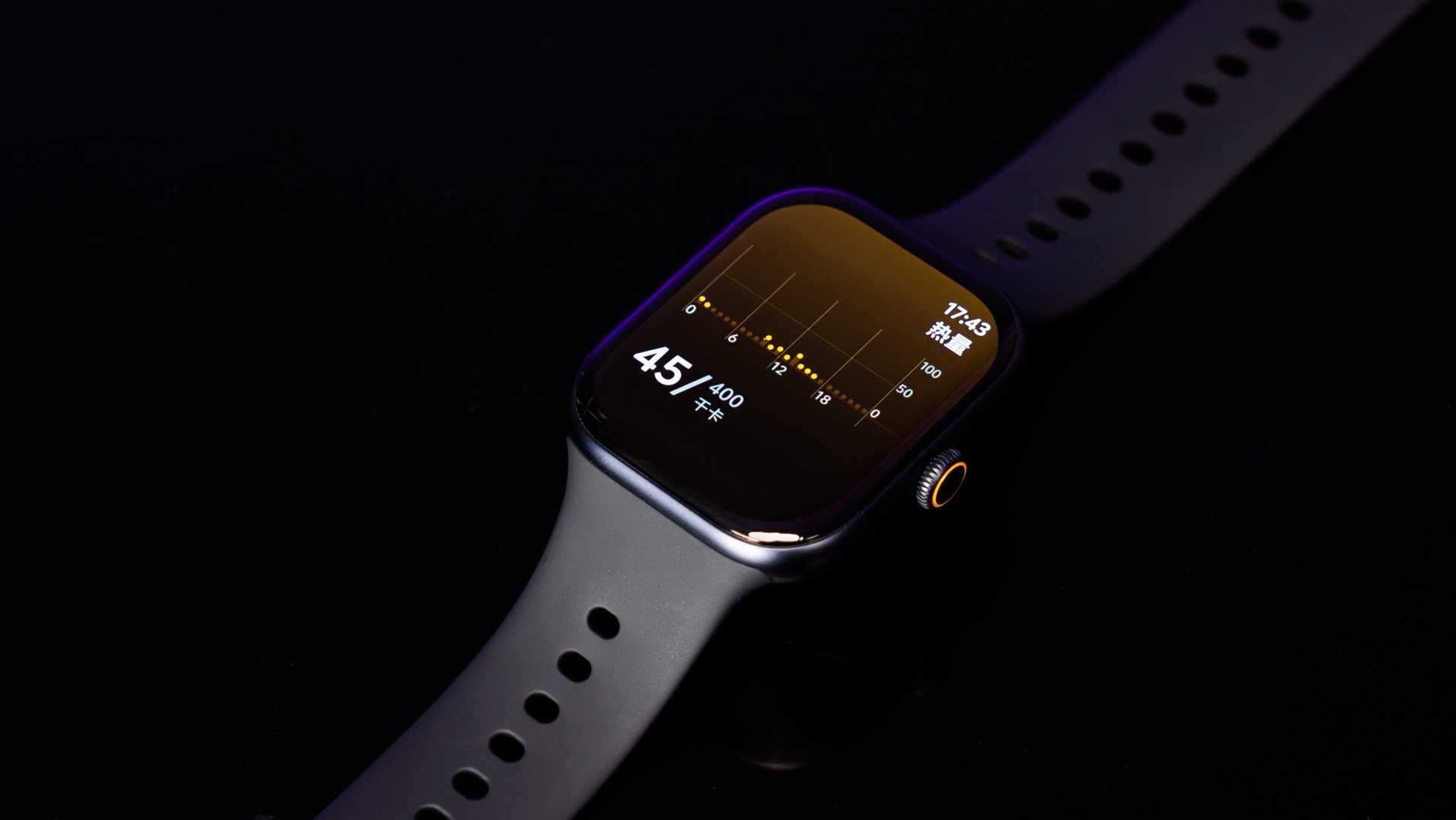 也是用了几天，首先续航确实封神，蓝牙模式下我每天收消息加抬腕亮屏，偶尔测运动数据