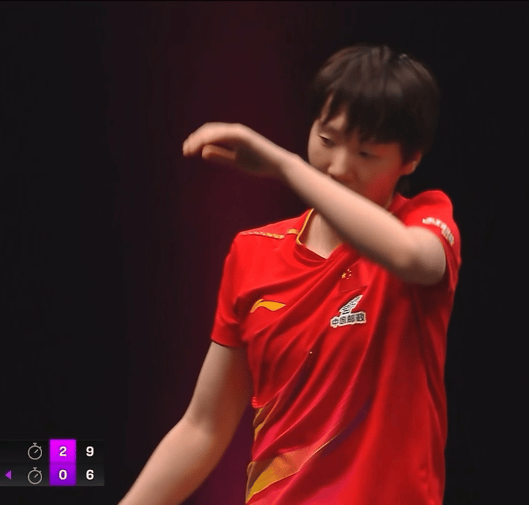 今天也是打球拽拽的王曼昱！依旧延续对日不败的日本克星人设，王曼昱首轮职业生涯首次