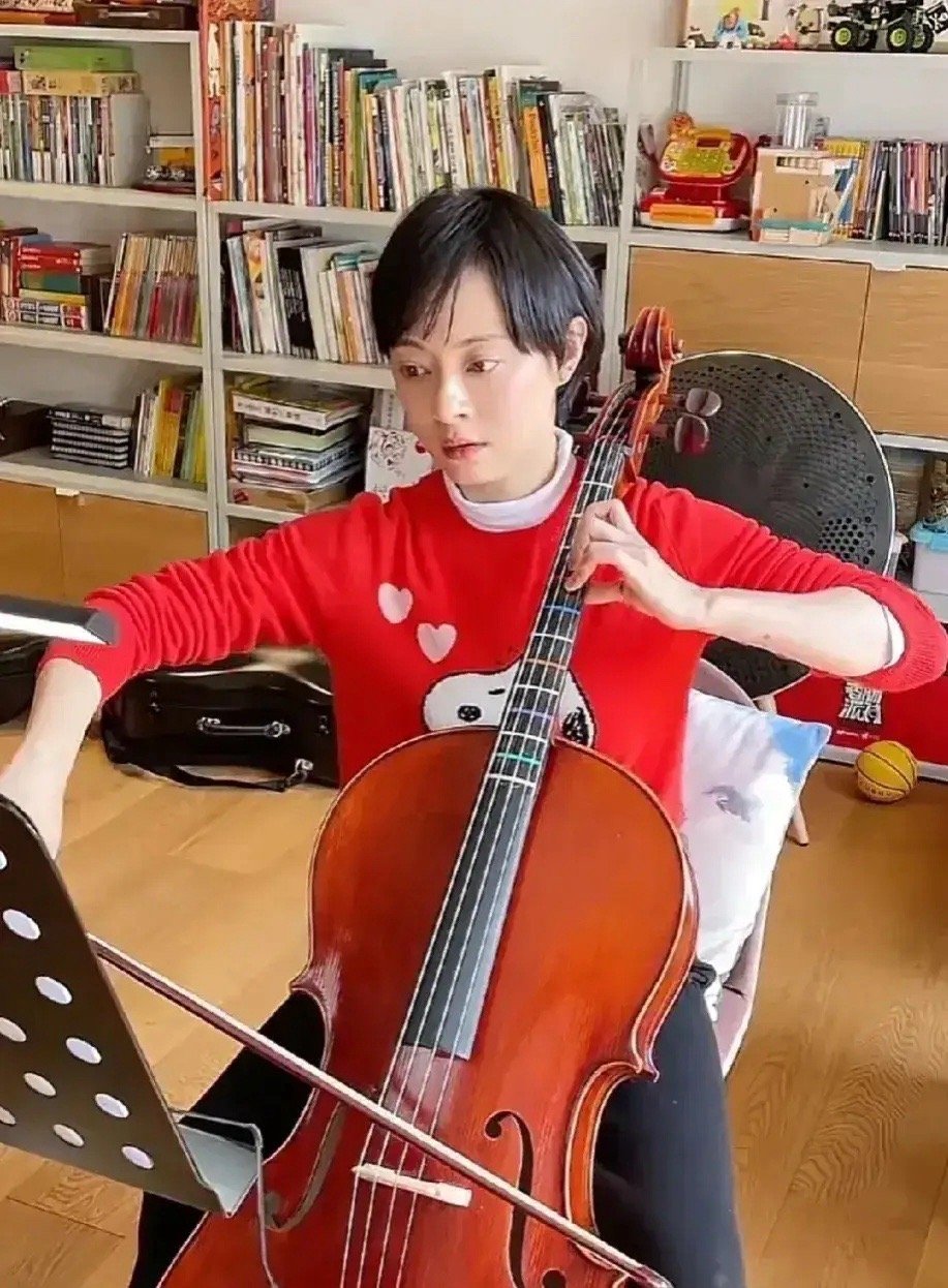 #孙俪大提琴一级考出来了#不愧是才女呀！孙俪大提琴一级考出来了书法，画画，瑜伽，