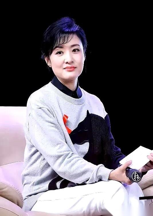 说真的，有些人就是老天爷赏饭吃。
你看周涛，就往那儿一坐，啥也不干，连个多余的表